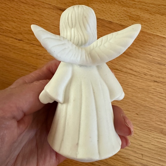 Vintage Giftco Kissing Angels White Bisque Porcelain Figurines in Box - Picture 8 of 16